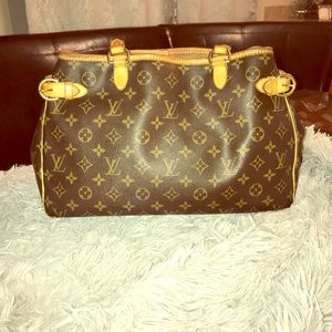 Louis Vuitton Batignolles Authentic Purse